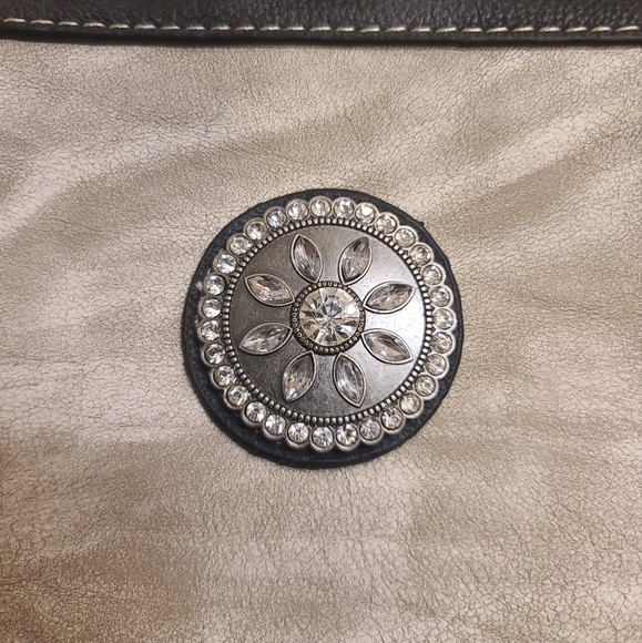 P&G Collection Crossbody Bag with Floral & Fringe NWT boho Western Cowgirl - Picture 3 of 7